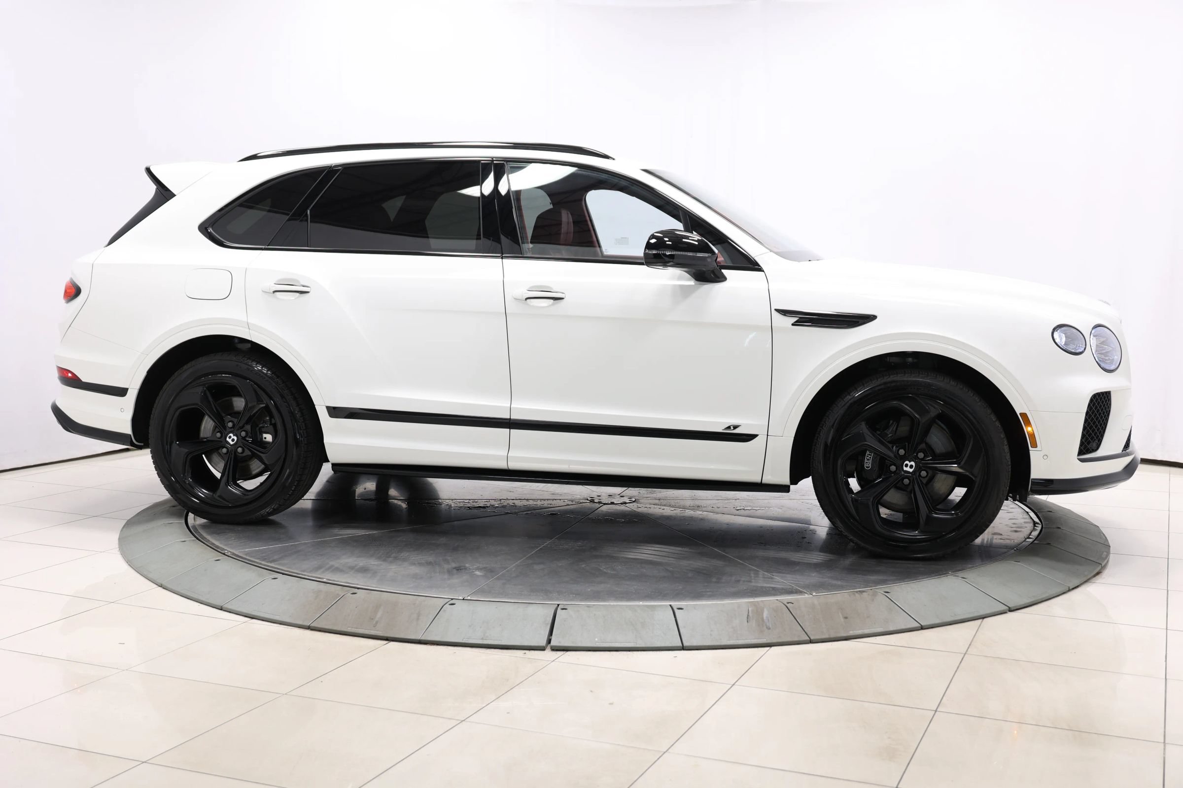 Used 2022 Bentley Bentayga AWD/4WD image 84