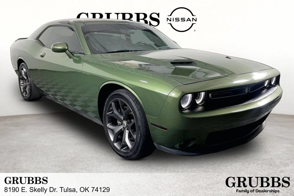 Used 2018 Dodge Challenger SXT Plus RWD image 1