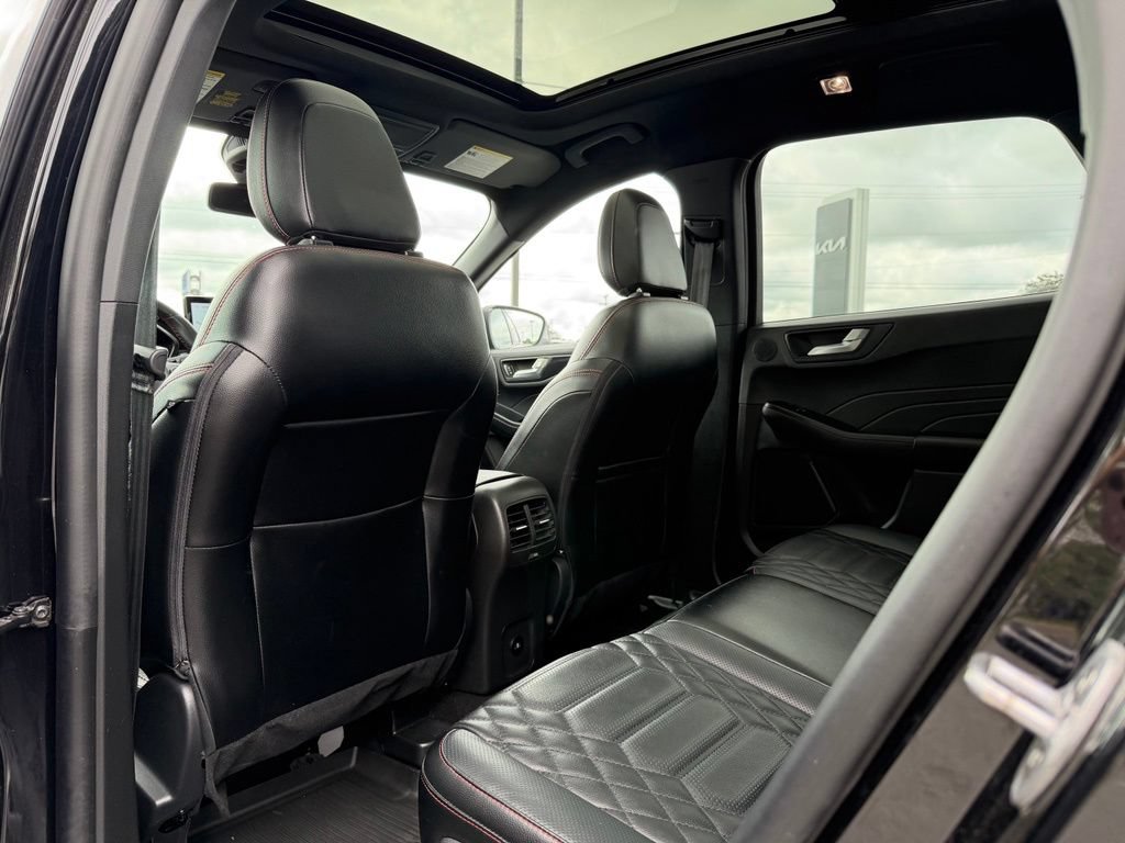 Used 2024 Ford Escape ST-Line Elite w/ Premium Technology Package AWD/4WD image 25
