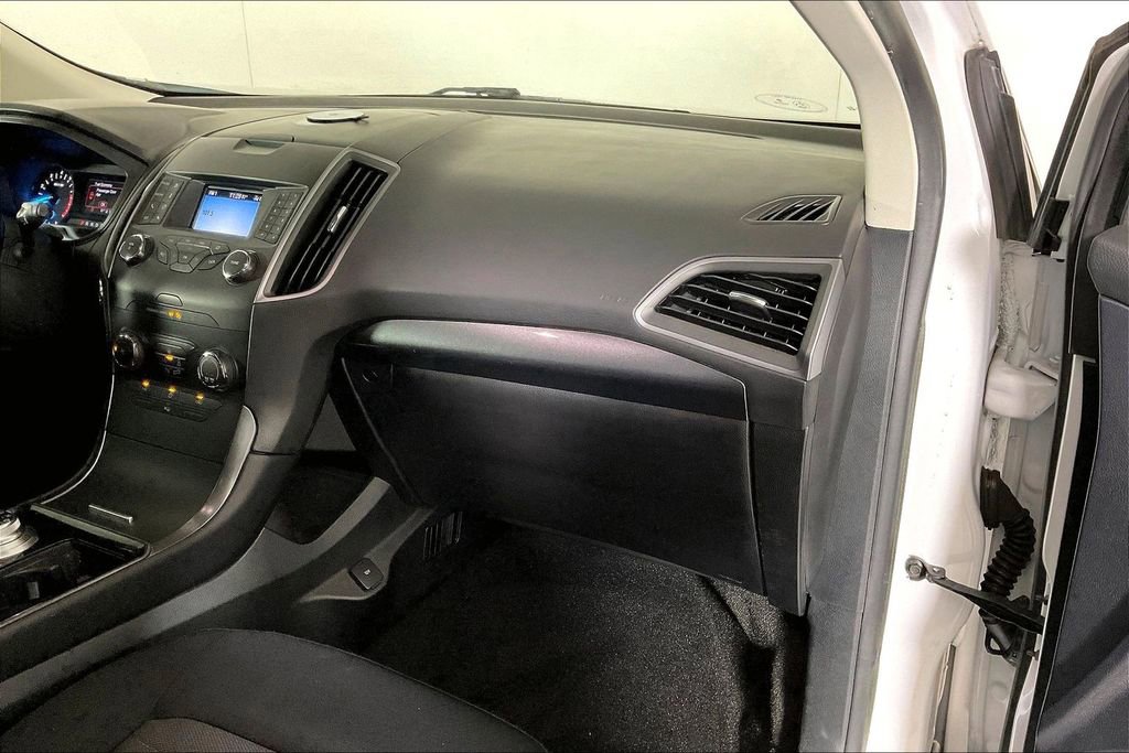 Used 2019 Ford Edge SE w/ SE Fleet Driver's Package image 15