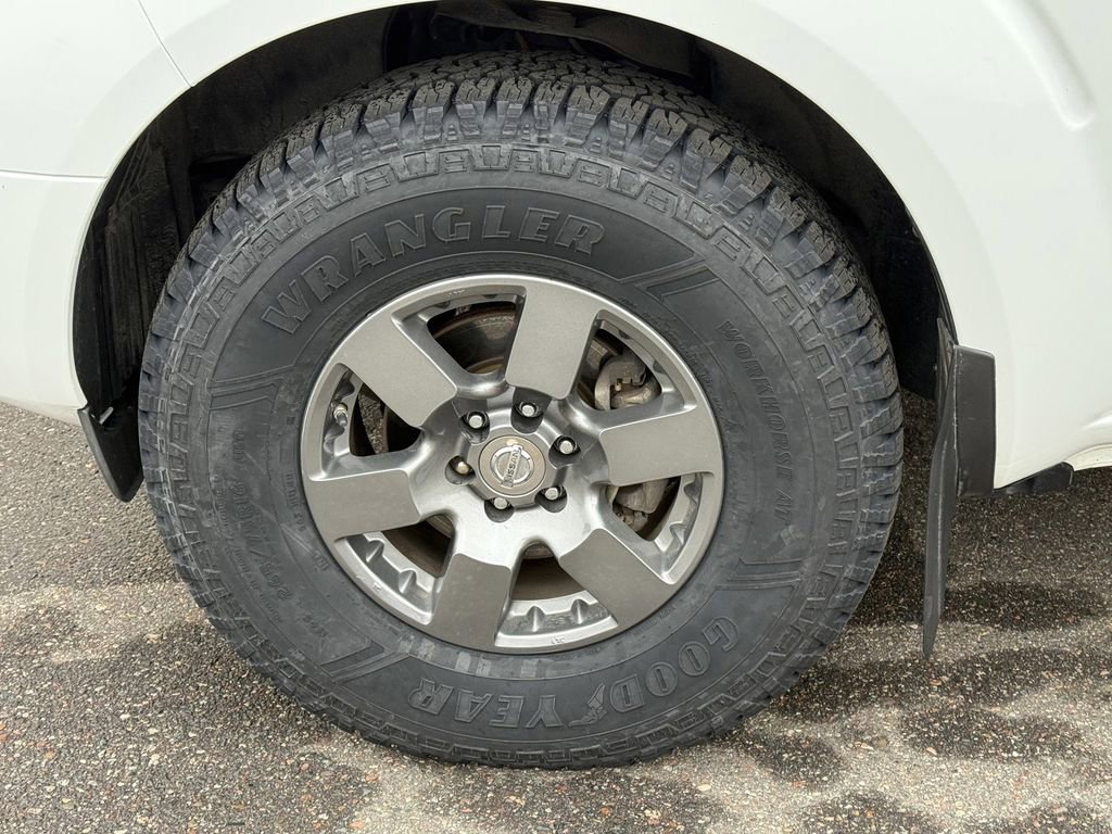 Used 2013 Nissan Frontier Desert Runner image 7