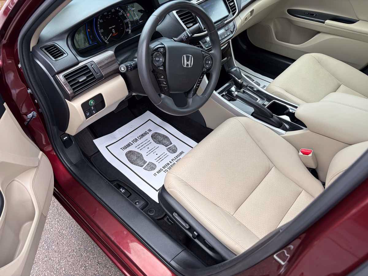 Used 2017 Honda Accord EX-L image 9