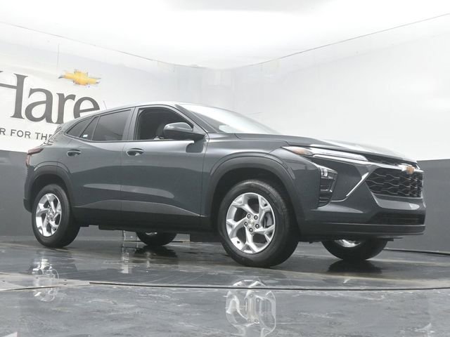 New 2026 Chevrolet Trax LS w/ LS Convenience Package image 2