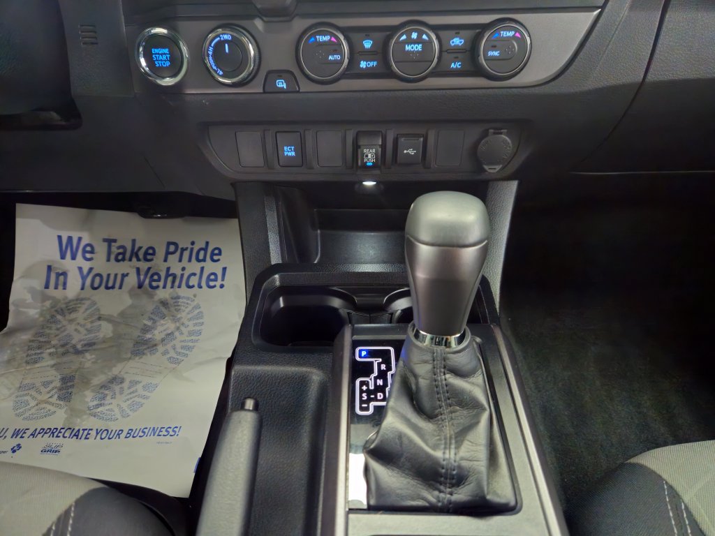 Used 2020 Toyota Tacoma TRD Sport AWD/4WD image 12