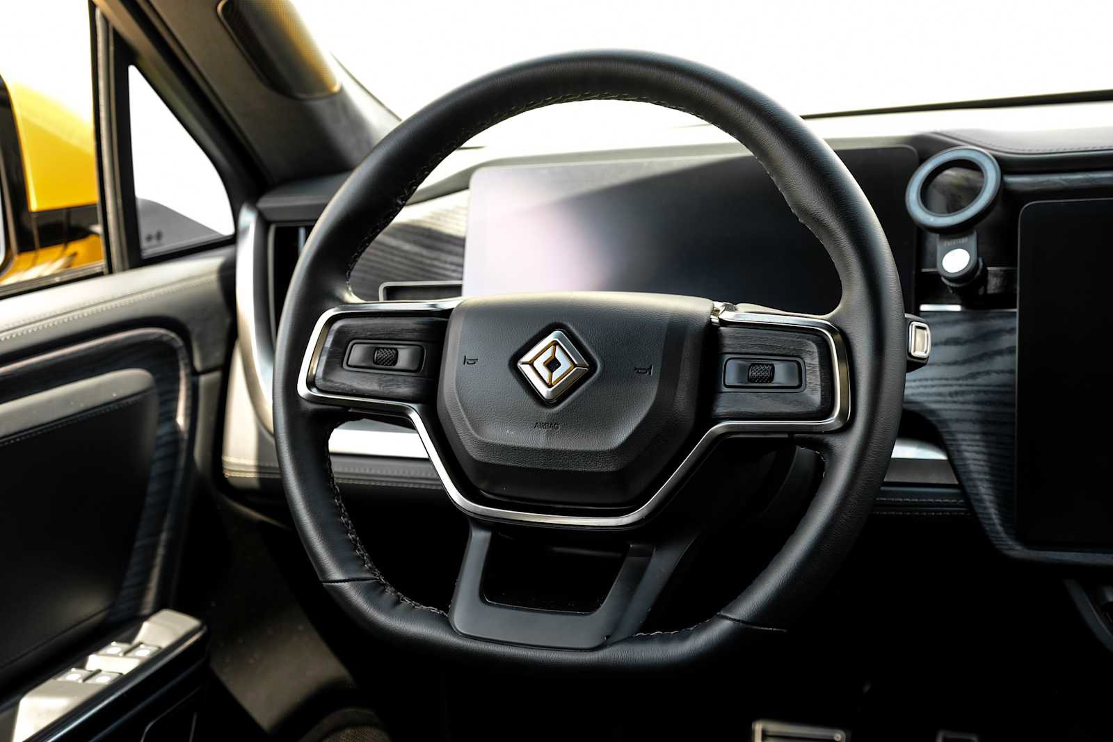 Used 2023 Rivian R1S Adventure image 18