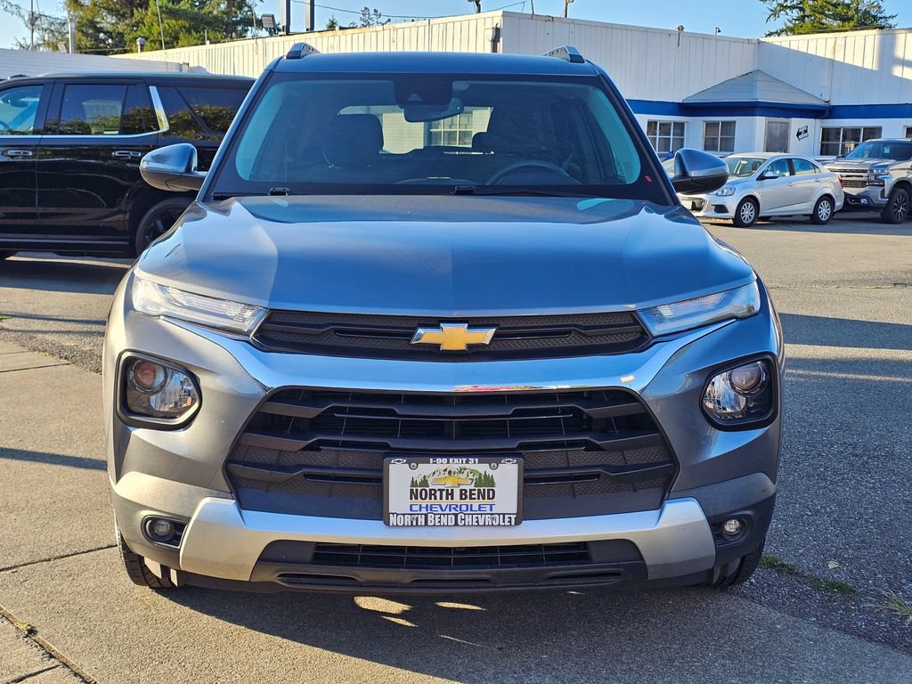 Used 2022 Chevrolet TrailBlazer LT w/ Convenience Package AWD/4WD image 2