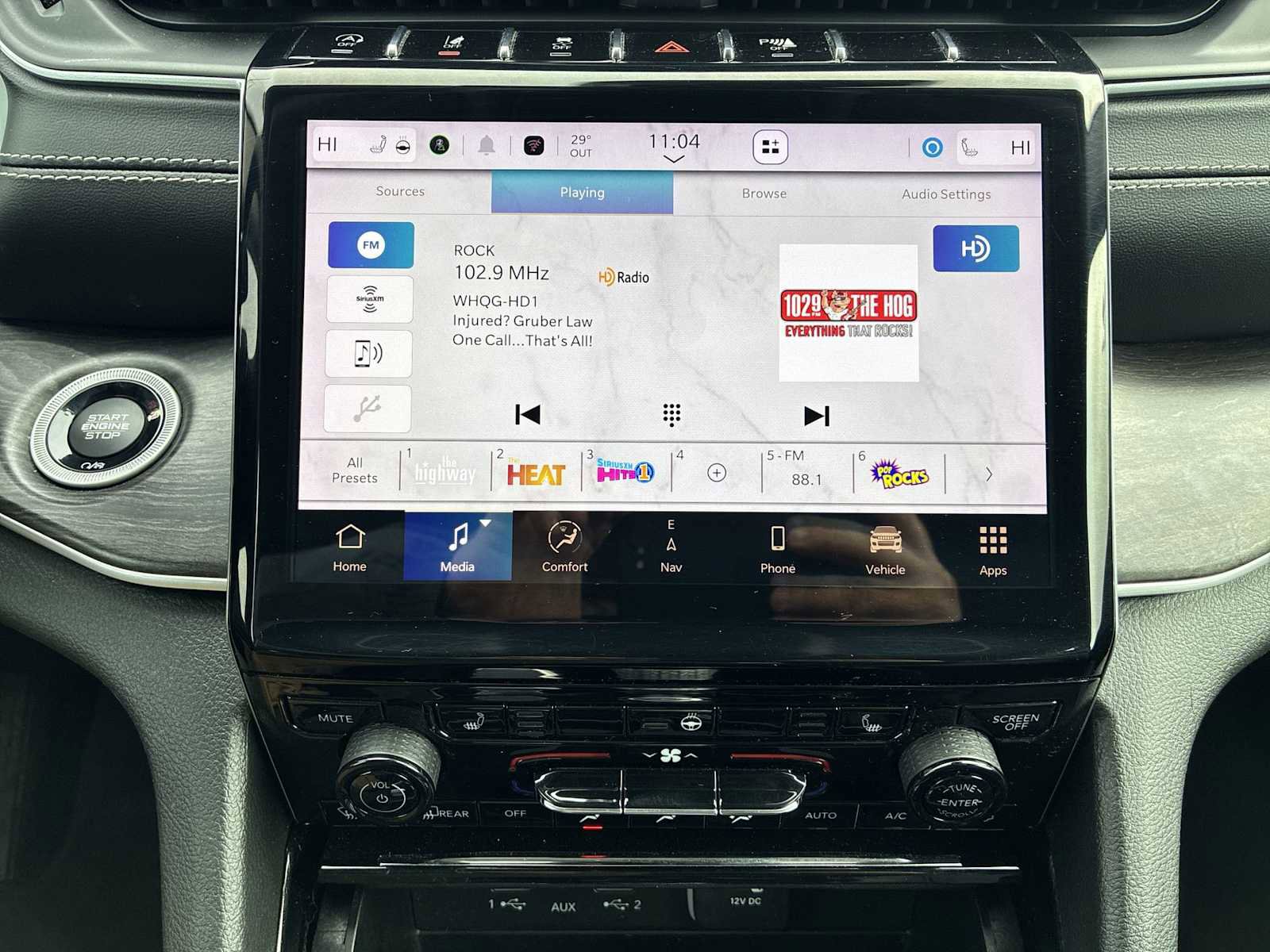 Used 2023 Jeep Grand Cherokee Limited image 13