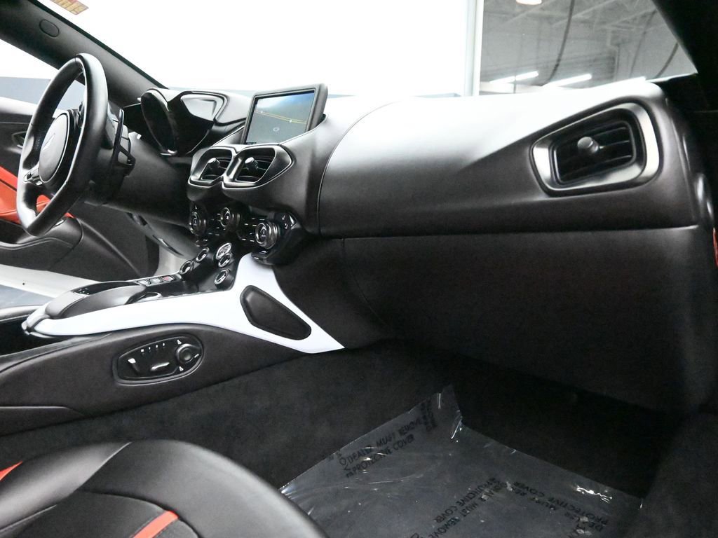 Used 2019 Aston Martin V8 Vantage Coupe image 6