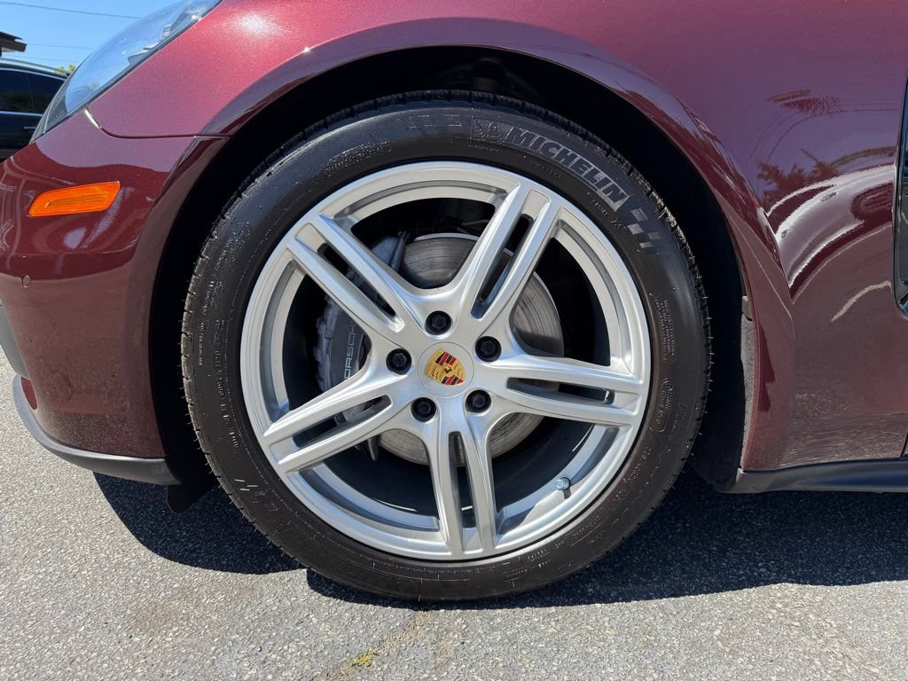 Used 2018 Porsche Panamera image 9