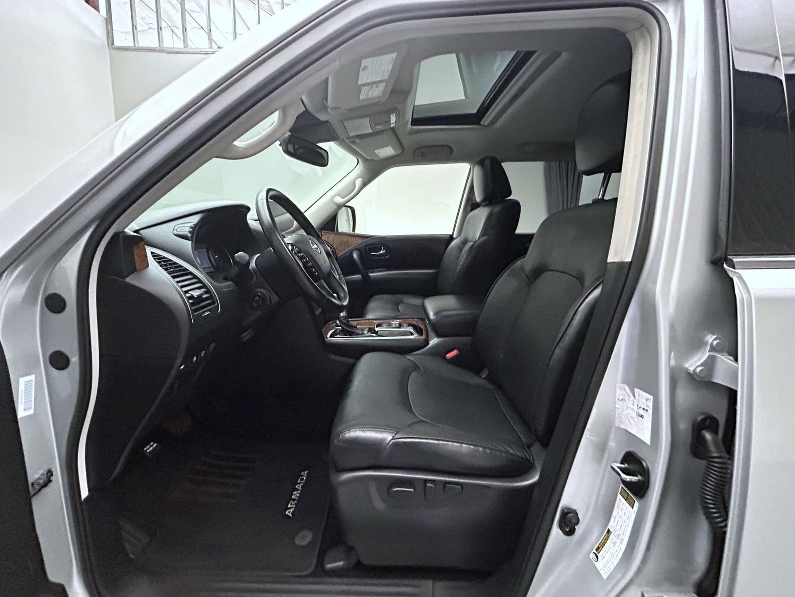 Used 2024 Nissan Armada SL AWD/4WD image 10