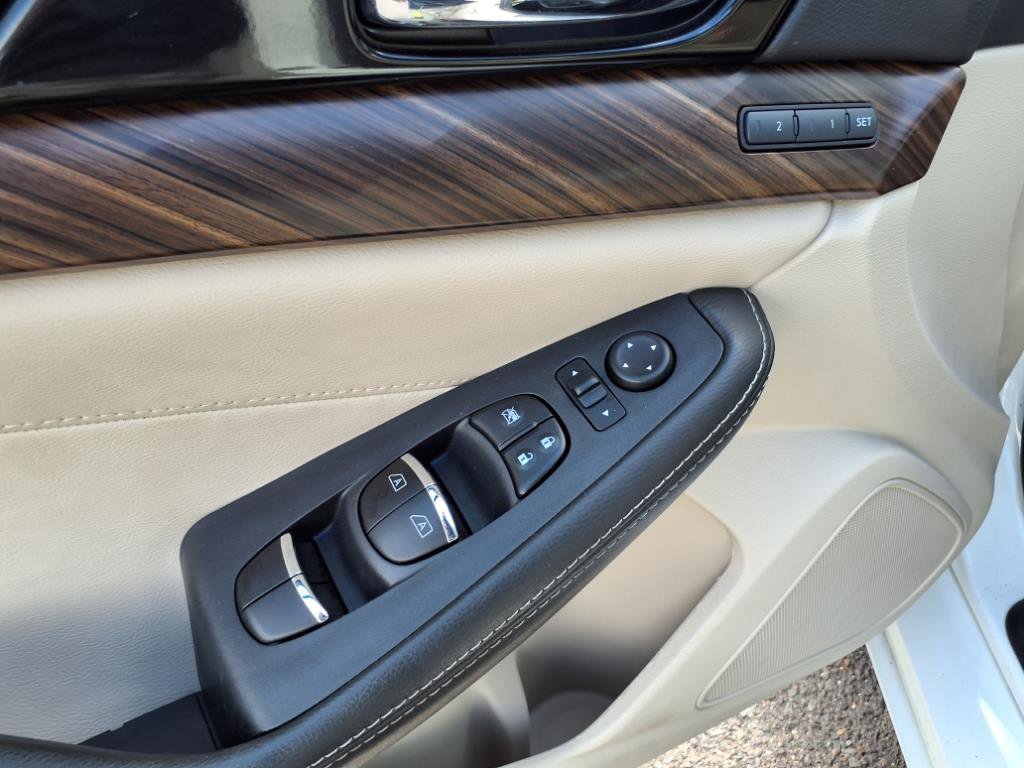 Used 2018 Nissan Maxima Platinum image 14