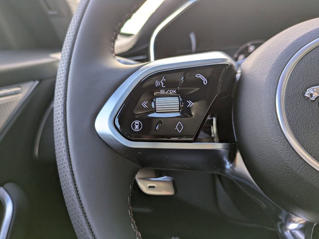 New 2026 Jaguar F-PACE SVR image 29