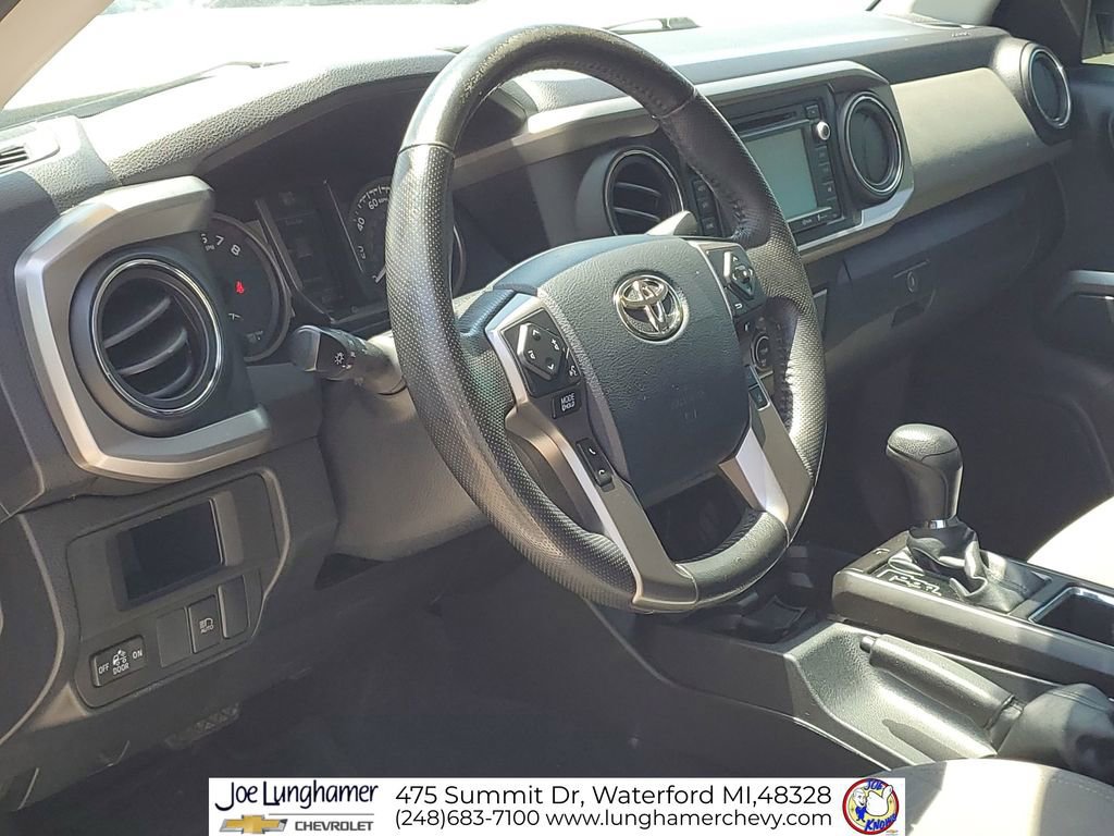 Used 2019 Toyota Tacoma SR5 RWD image 11