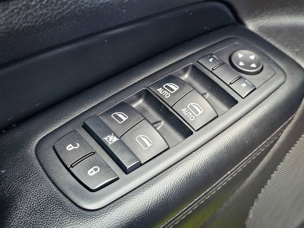 Used 2016 Jeep Grand Cherokee Laredo w/ Quick Order Package 23E AWD/4WD image 10