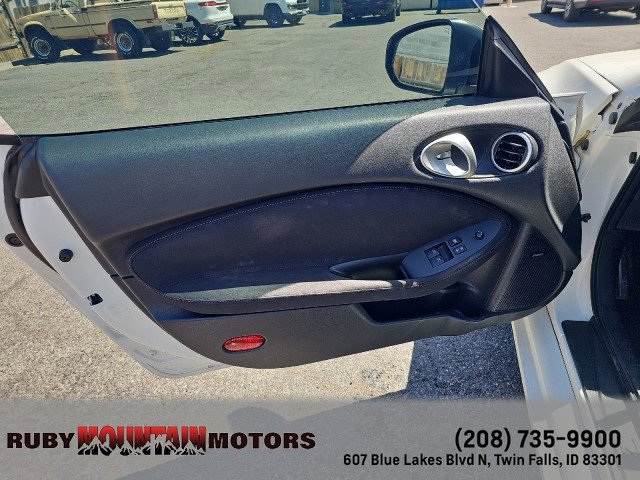 Used 2017 Nissan 370Z Sport Tech image 10