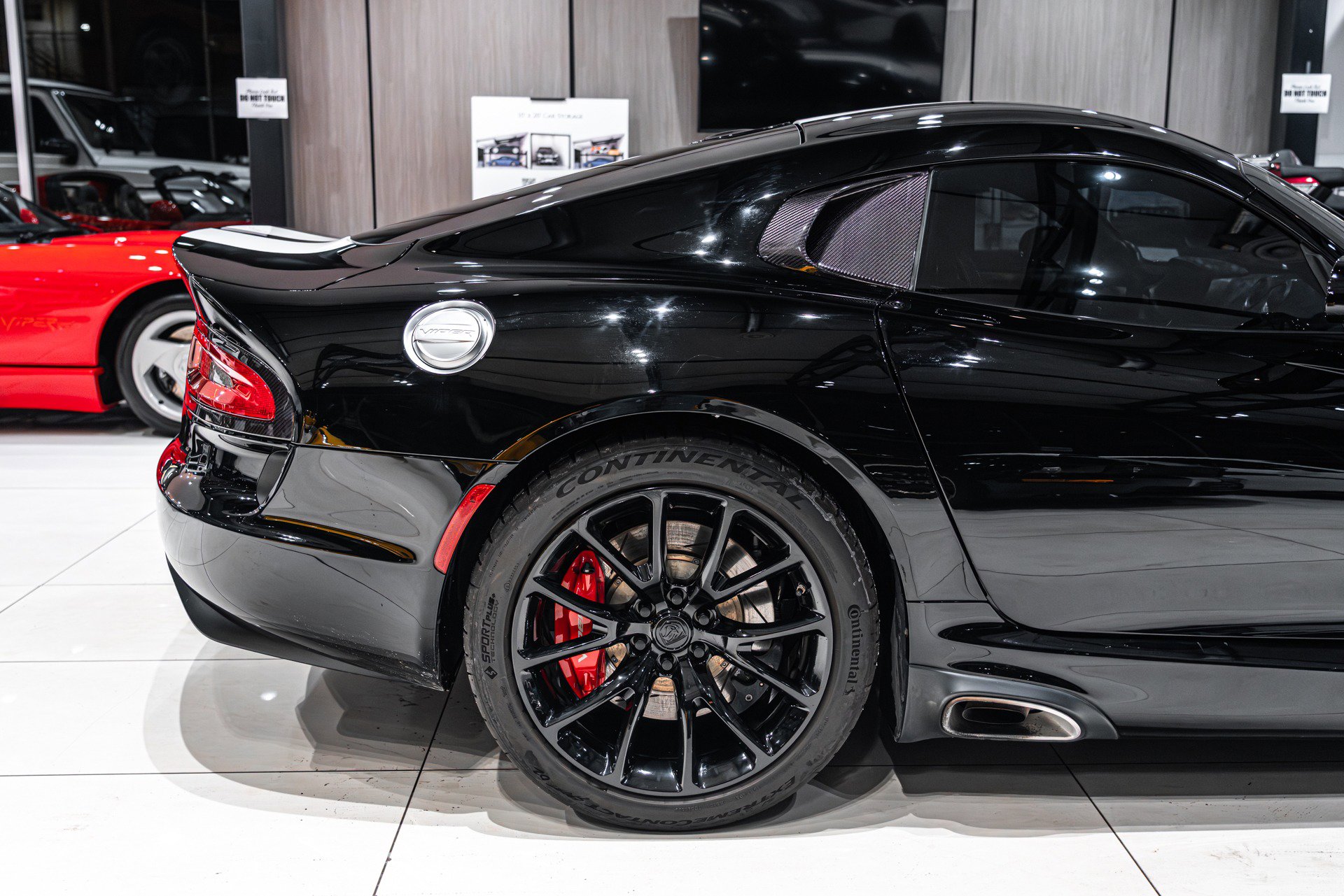 Used 2014 SRT Viper GTS w/ GTS Laguna Interior Package image 43