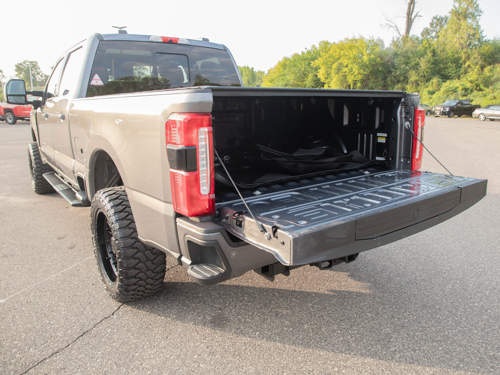 Used 2024 Ford F250 Lariat w/ Lariat Ultimate Package AWD/4WD image 9