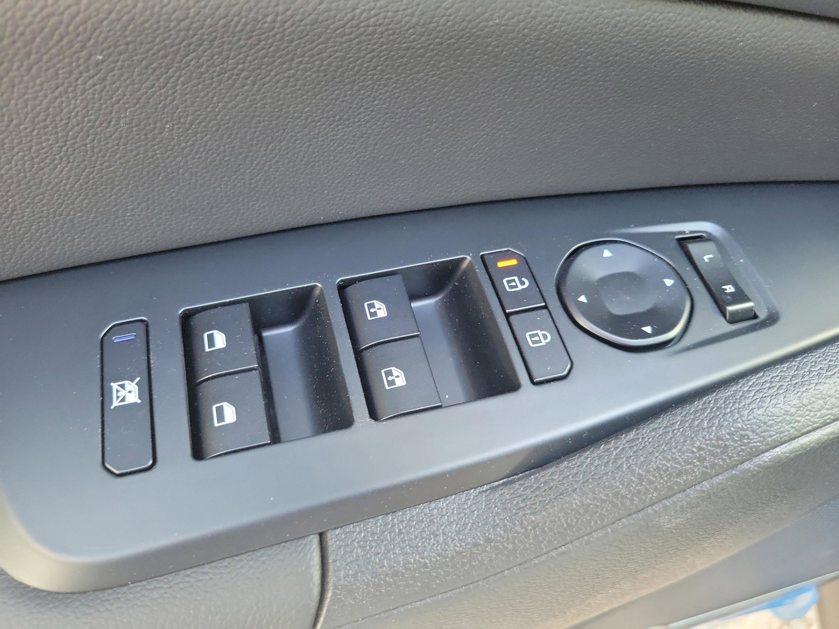 New 2026 Kia Sportage EX w/ EX Panorama Roof Package image 13