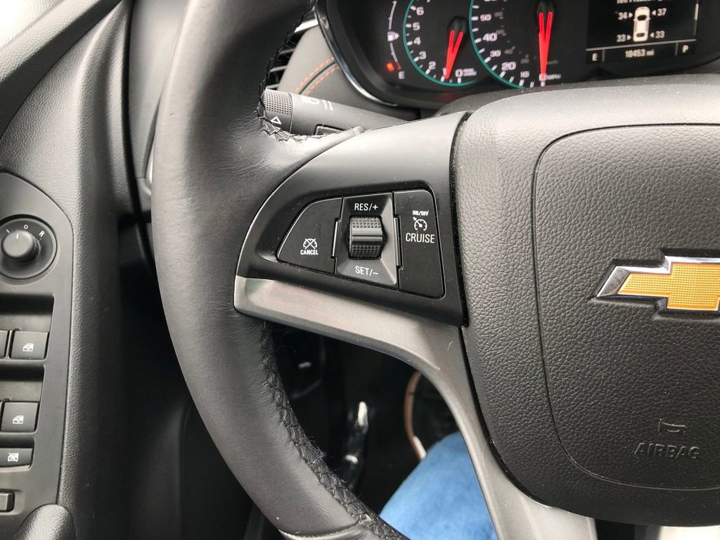 Used 2022 Chevrolet Trax LT w/ LT Convenience Package image 23