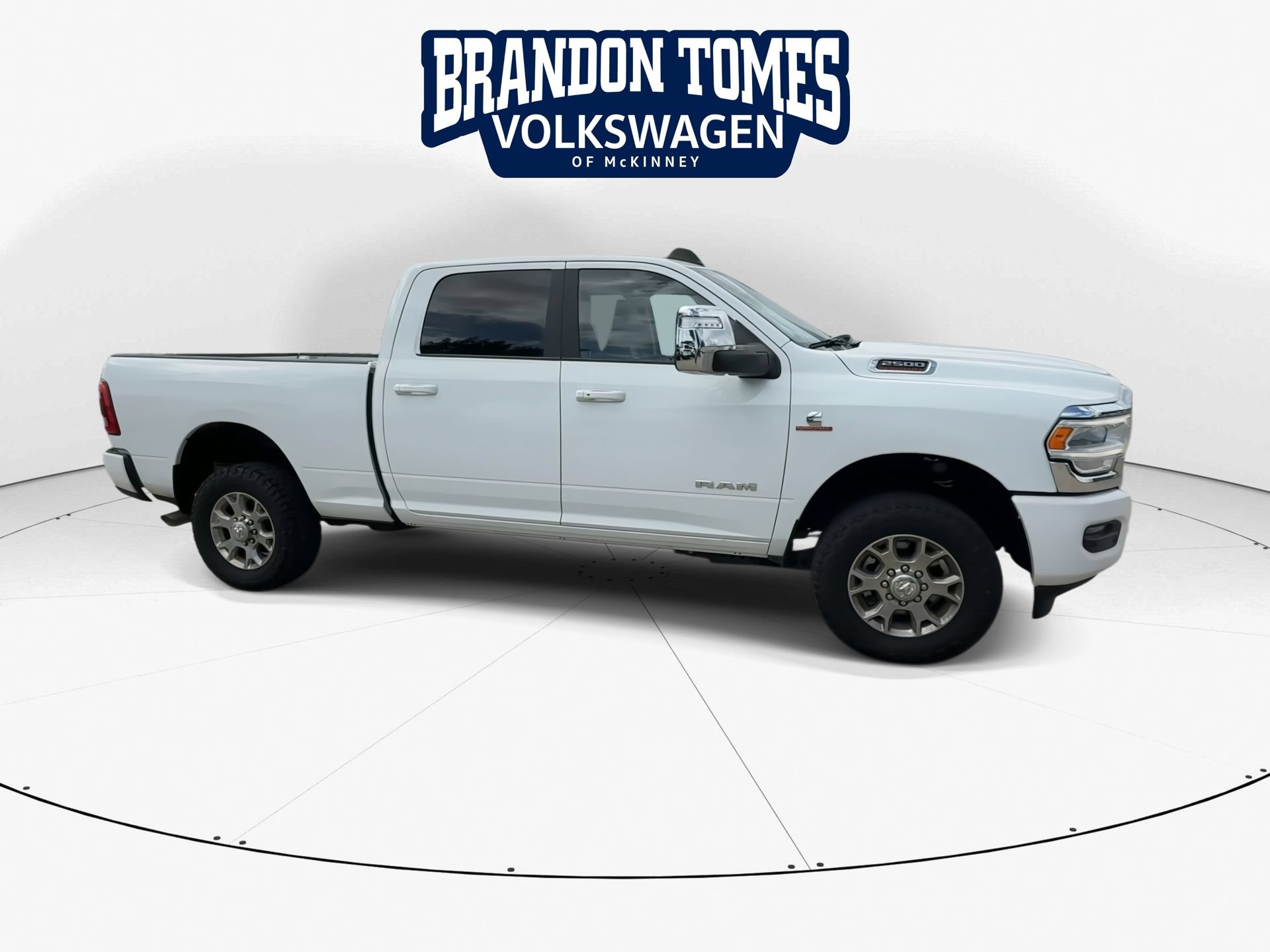 Used 2024 RAM 2500 Laramie AWD/4WD image 9