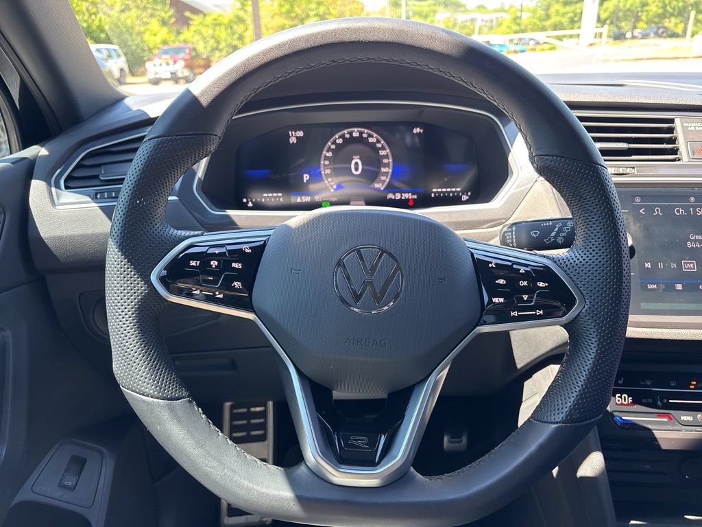 Used 2024 Volkswagen Tiguan SE R-Line FWD image 15