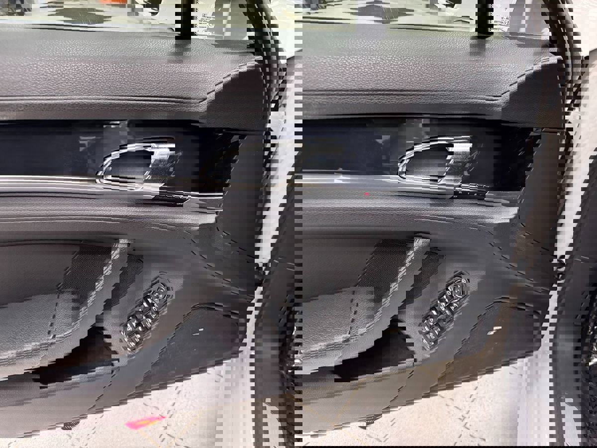 Used 2012 Porsche Panamera 4 image 10