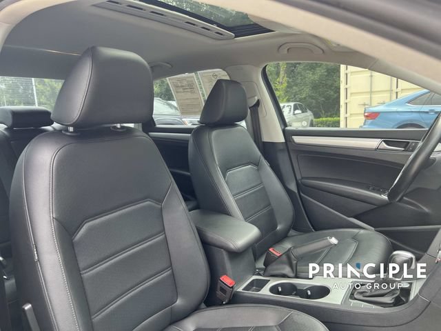 Used 2019 Volkswagen Passat 2.0T Wolfsburg w/ Wheels & Sunroof Package FWD image 32