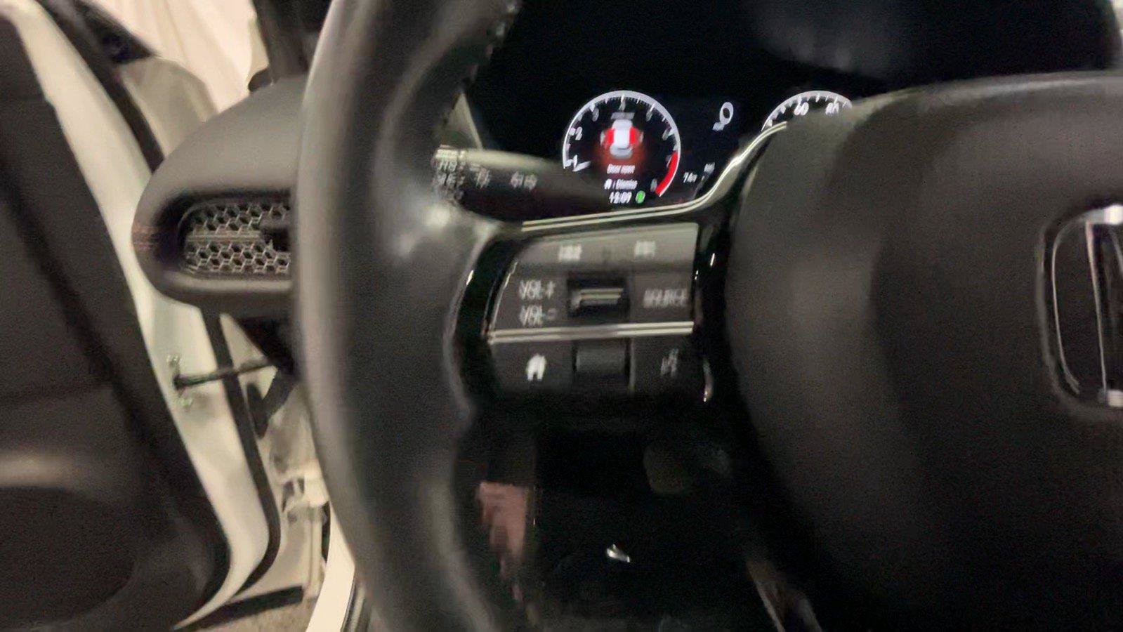 Certified 2025 Honda HR-V Sport image 35