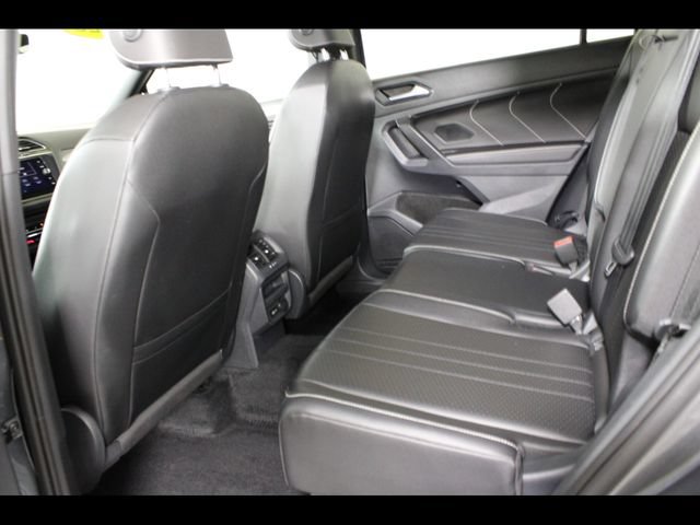 Used 2022 Volkswagen Tiguan SE R-Line AWD/4WD image 14