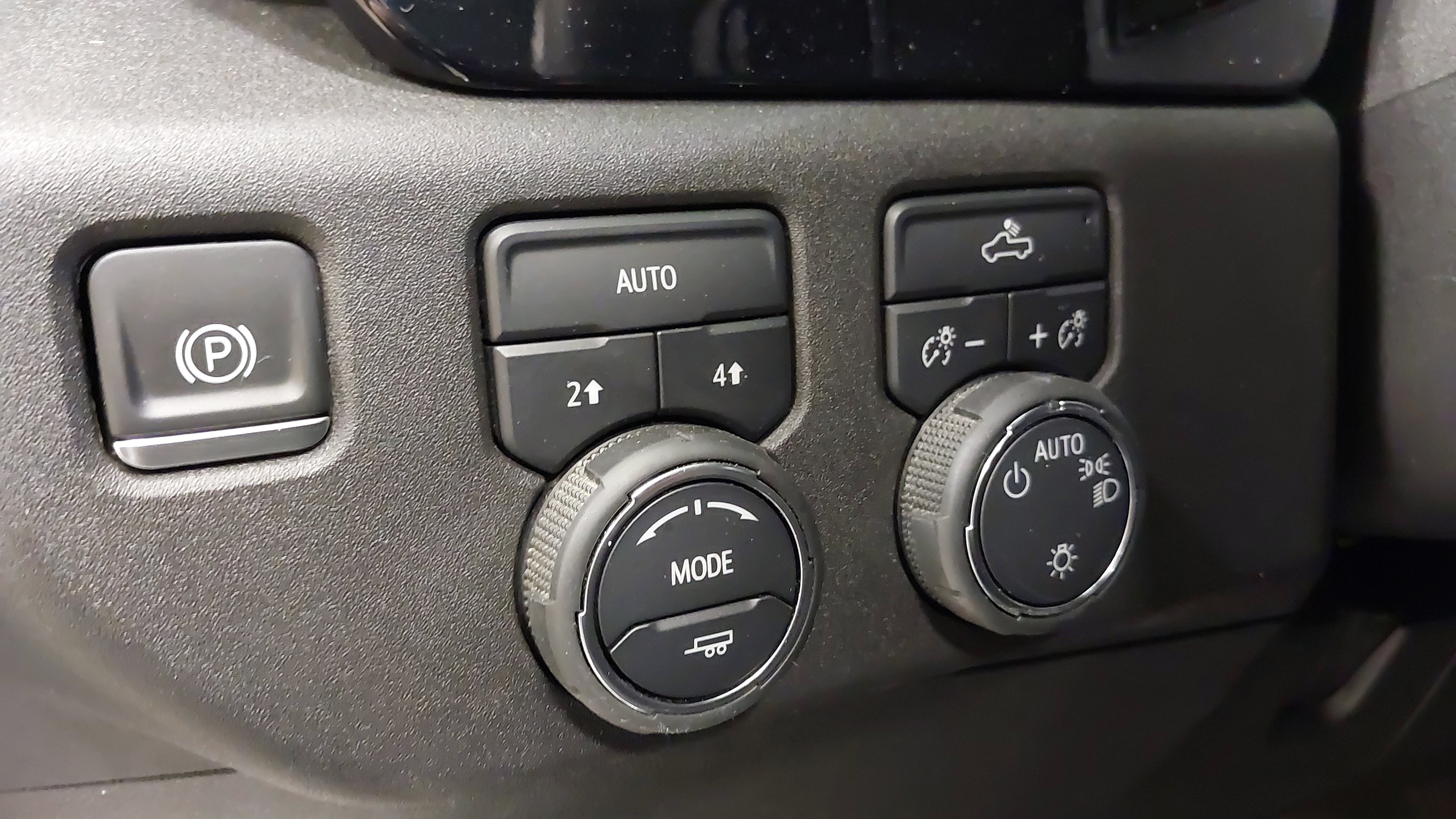 Used 2024 Chevrolet Silverado 1500 LT w/ Protection Package AWD/4WD image 25