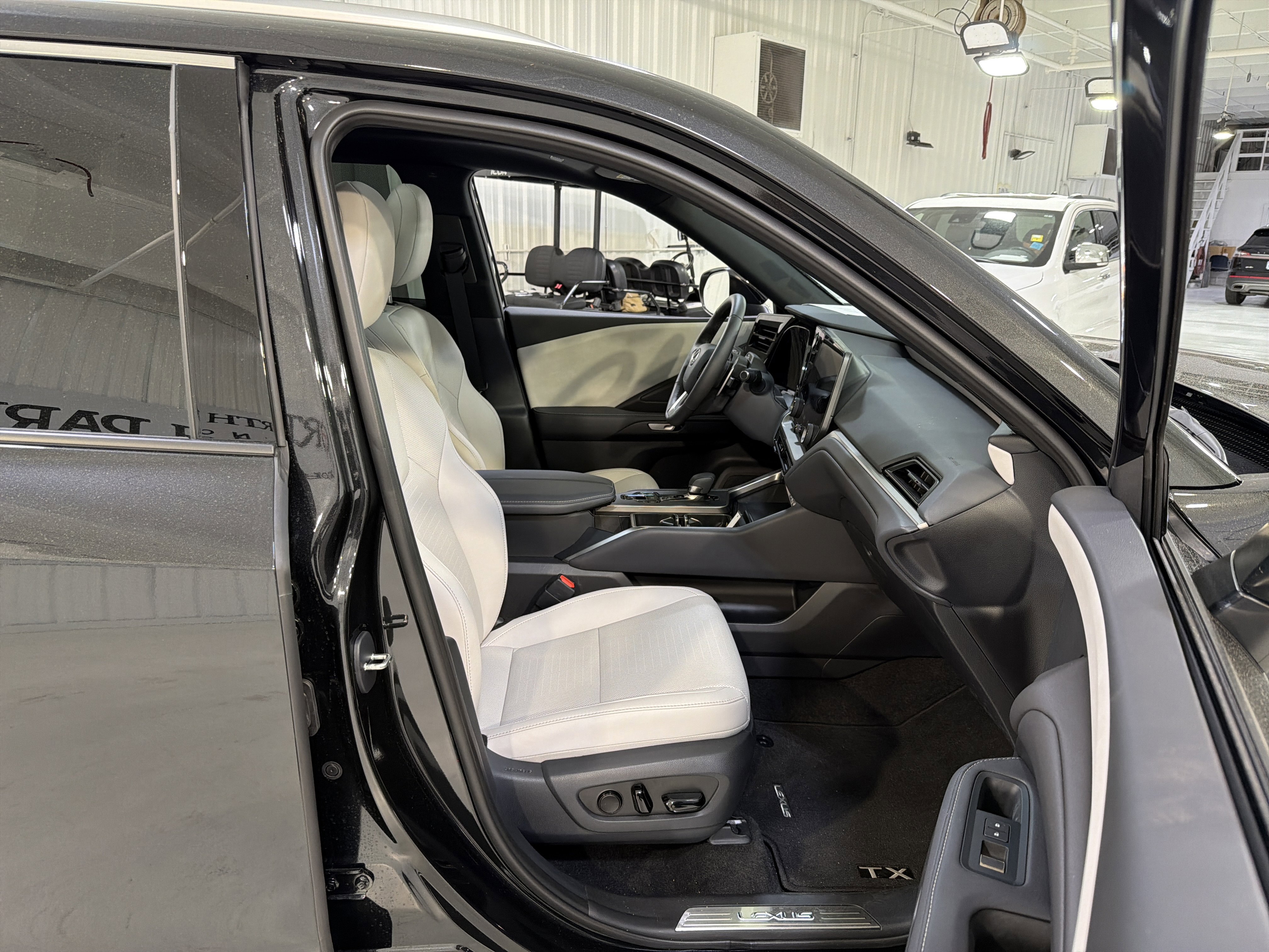 Used 2026 Lexus TX 350 AWD w/ Technology Package image 15