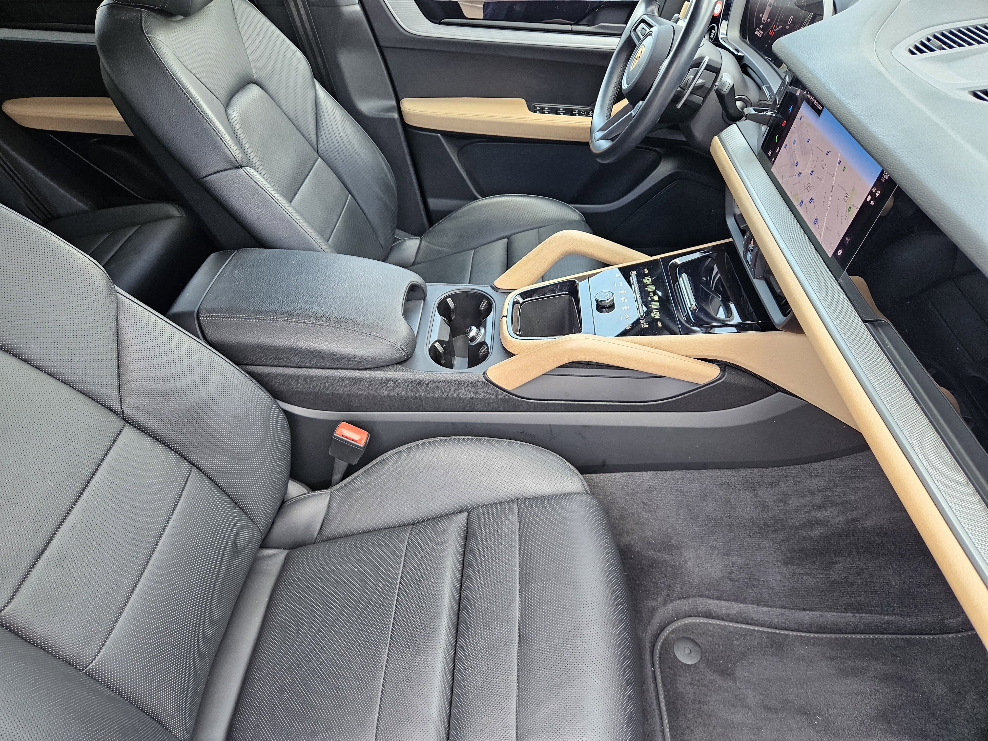 Certified 2024 Porsche Cayenne AWD/4WD image 15