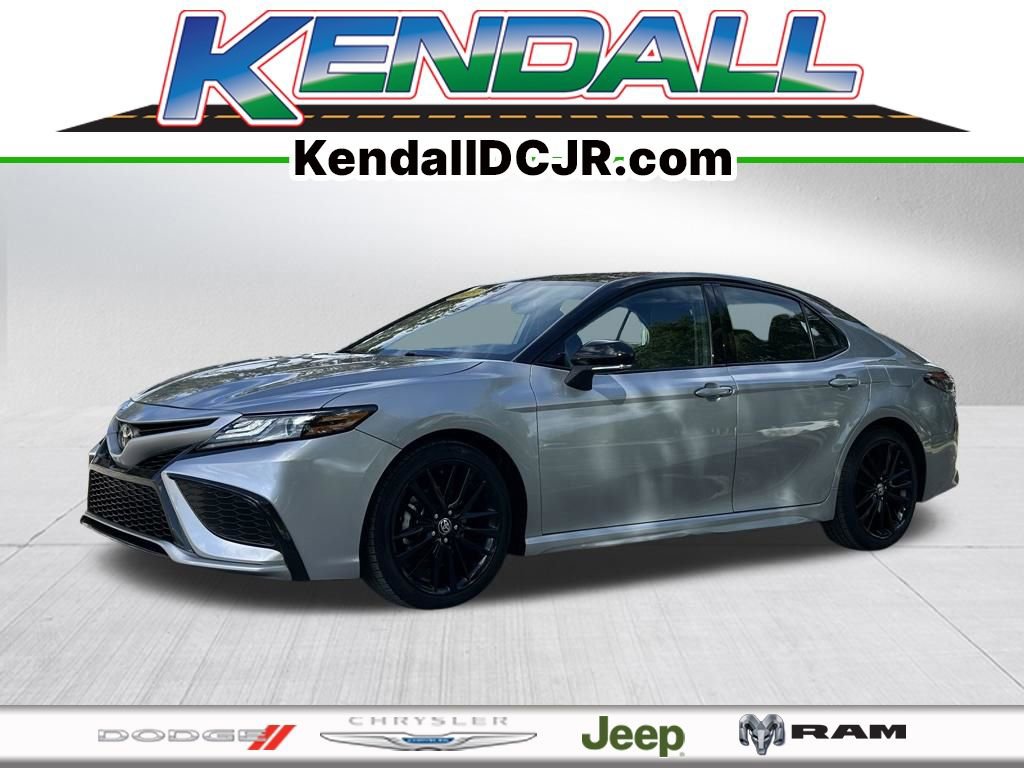 Used 2023 Toyota Camry XSE FWD image 1