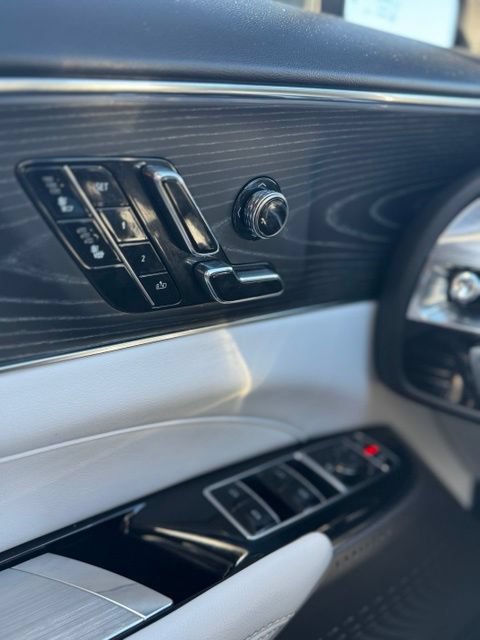 Used 2024 Cadillac Lyriq Luxury RWD image 6