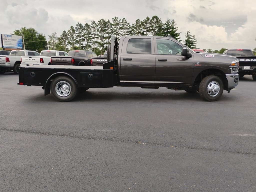 New 2026 RAM 3500 Tradesman w/ Chrome Appearance Group A AWD/4WD image 4