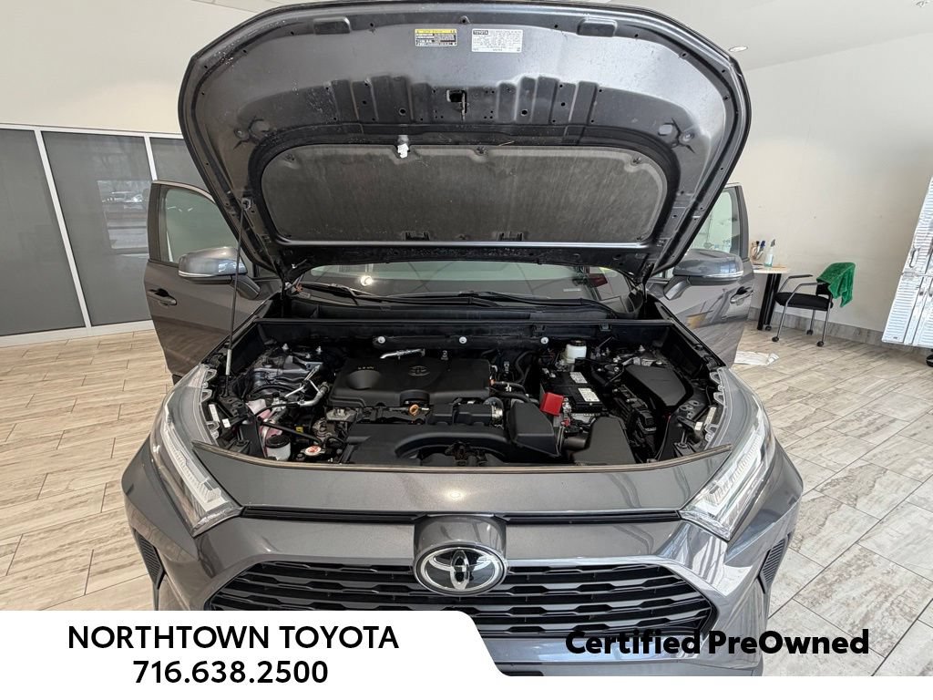 Used 2024 Toyota RAV4 XLE AWD/4WD image 21