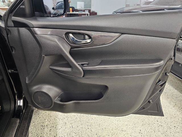 Used 2018 Nissan Rogue SV AWD/4WD image 29