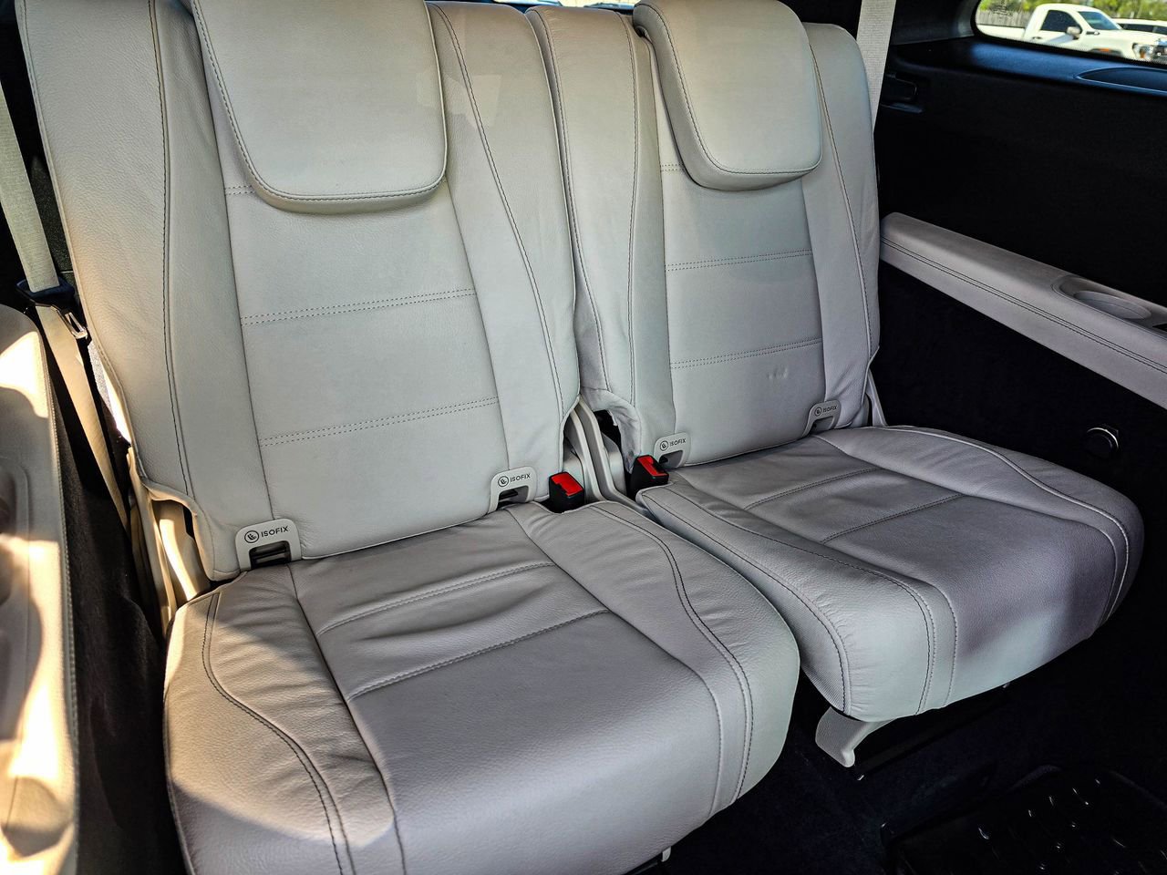 Used 2024 Mercedes-Benz GLS 450 4MATIC image 42