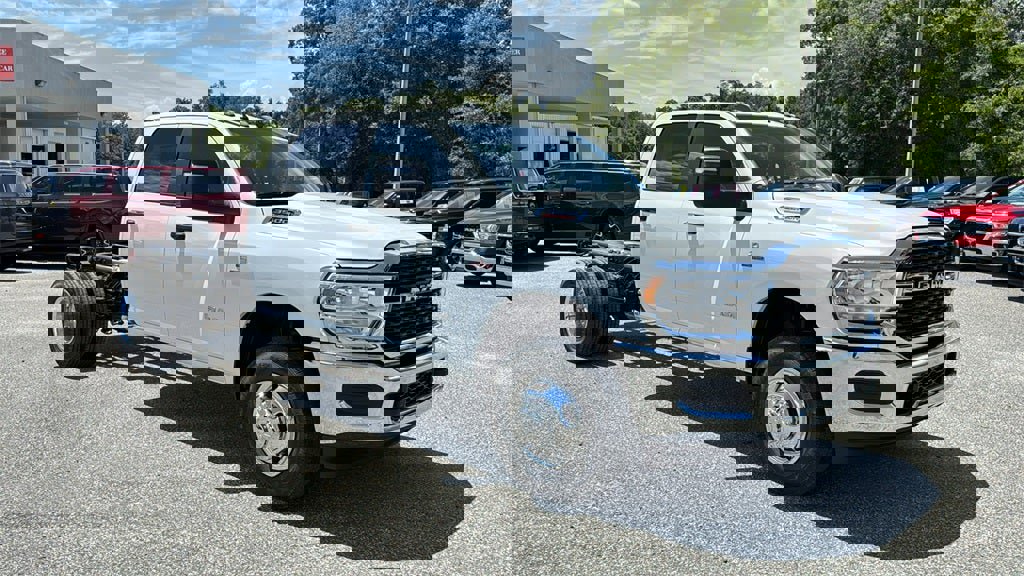 New 2024 RAM 3500 SLT w/ Quick Order Package 2YG SLT image 9