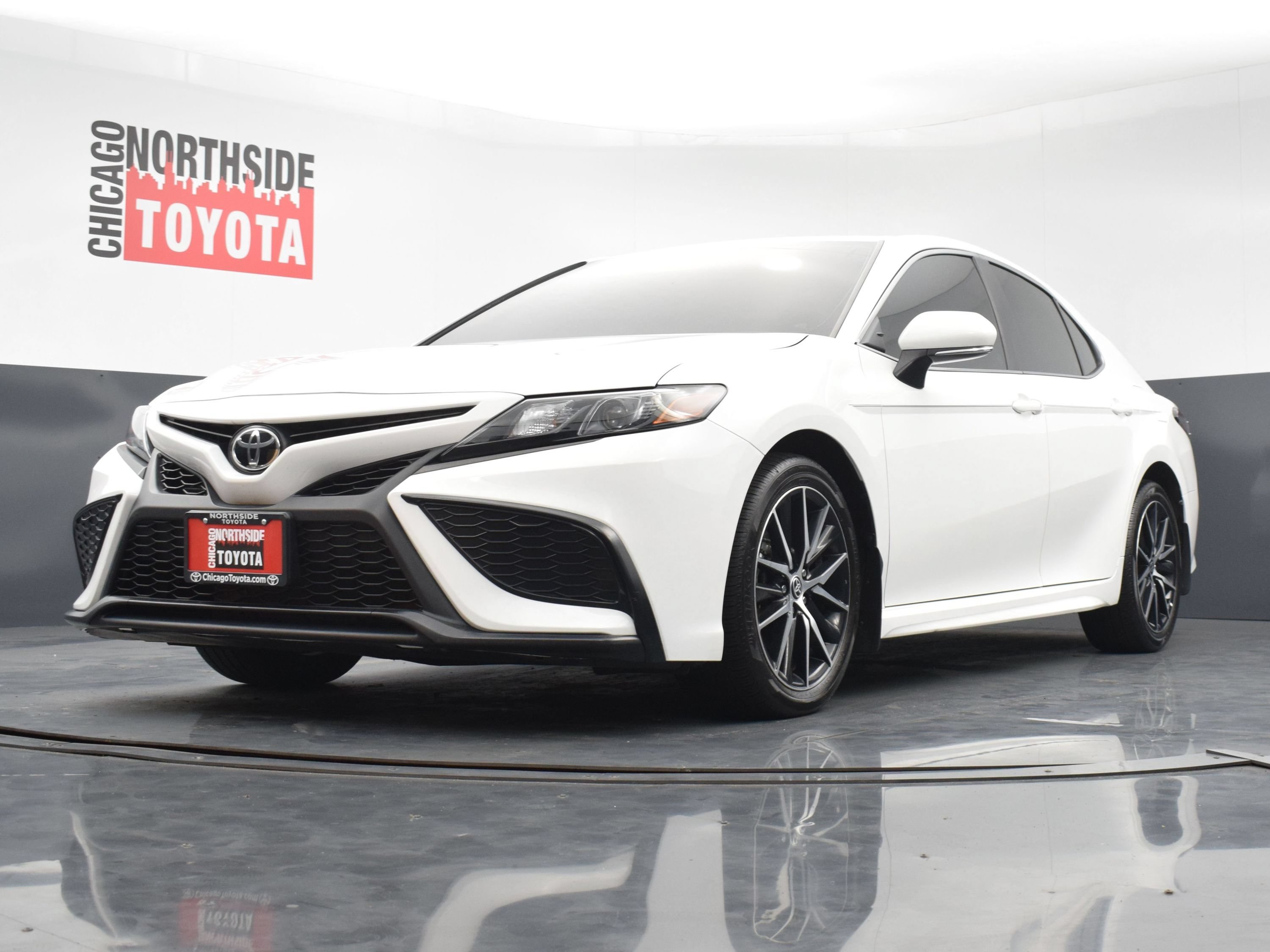 Used 2024 Toyota Camry SE w/ Cold Weather Package AWD/4WD image 32