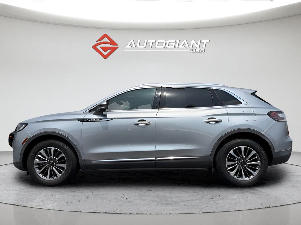 Used 2021 Lincoln Nautilus Reserve FWD image 3