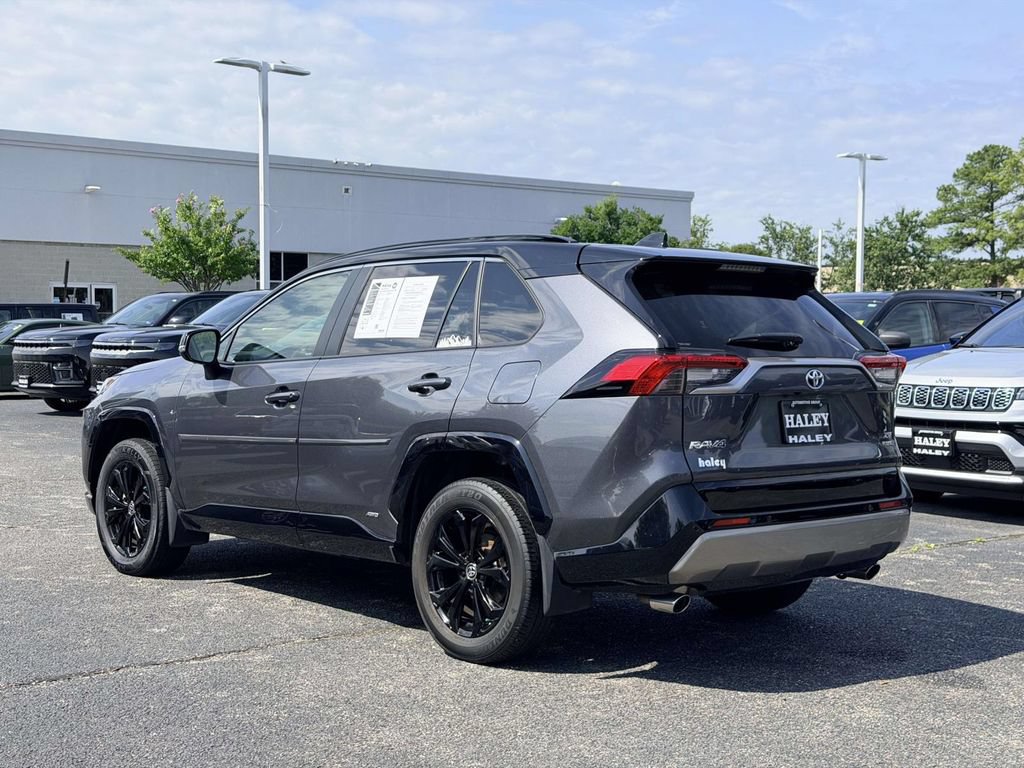 Used 2024 Toyota RAV4 XSE AWD/4WD image 4