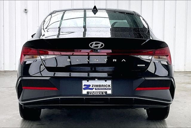 New 2026 Hyundai Elantra Limited FWD image 4