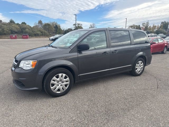 Used 2019 Dodge Grand Caravan SE w/ Rear Park Assist Package image 3