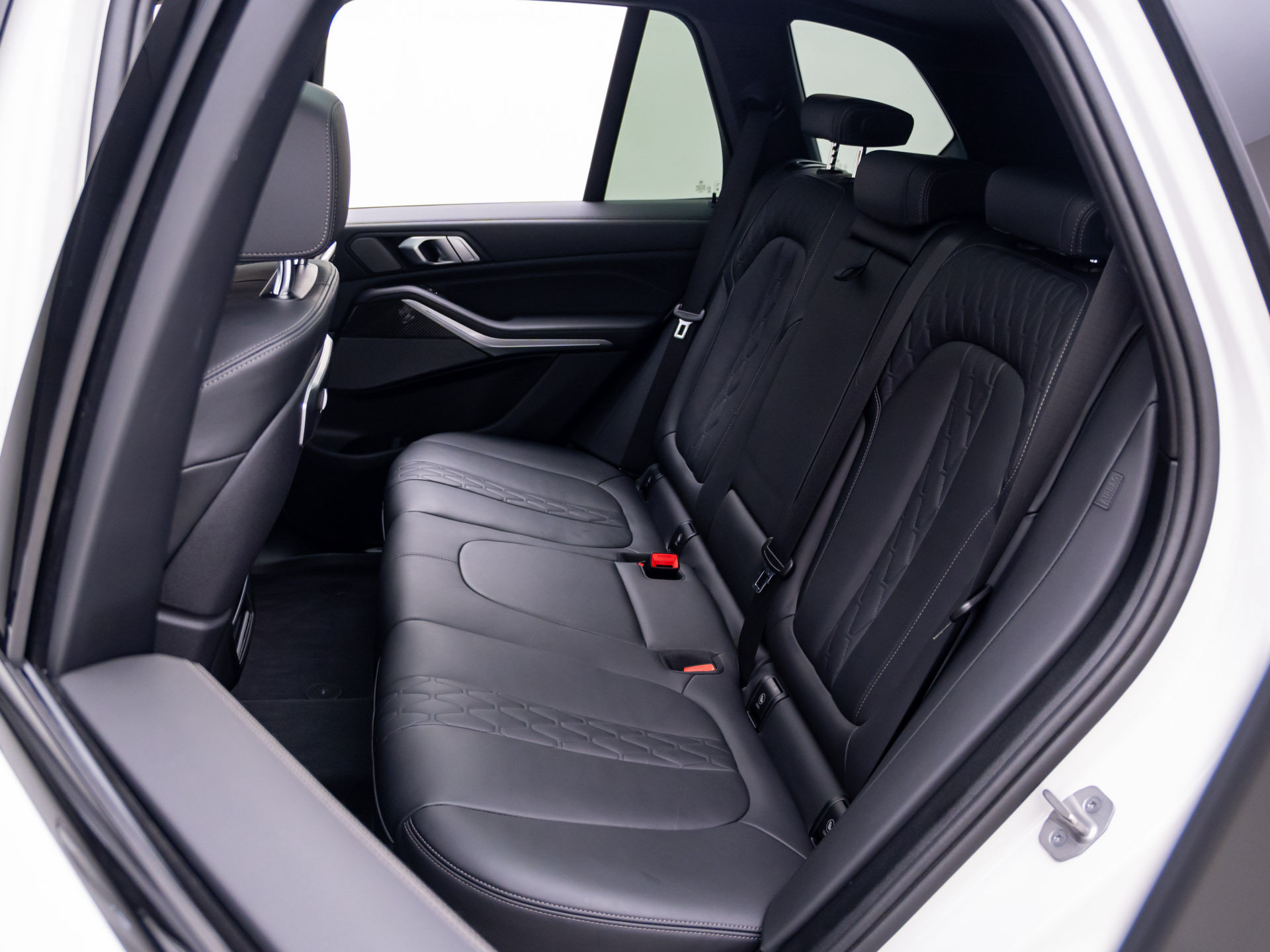 Certified 2024 BMW X5 M60i w/ Climate Comfort Package AWD/4WD image 18