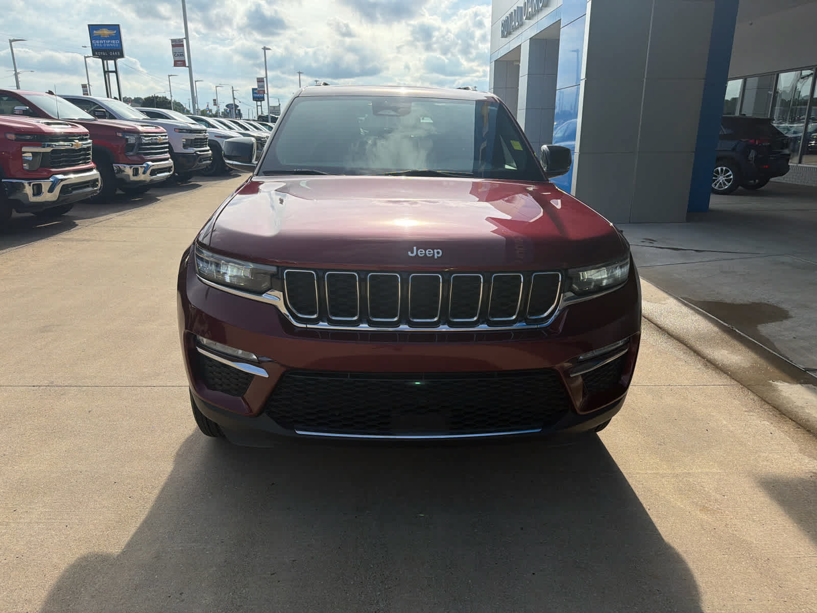 Used 2024 Jeep Grand Cherokee Limited AWD/4WD image 10