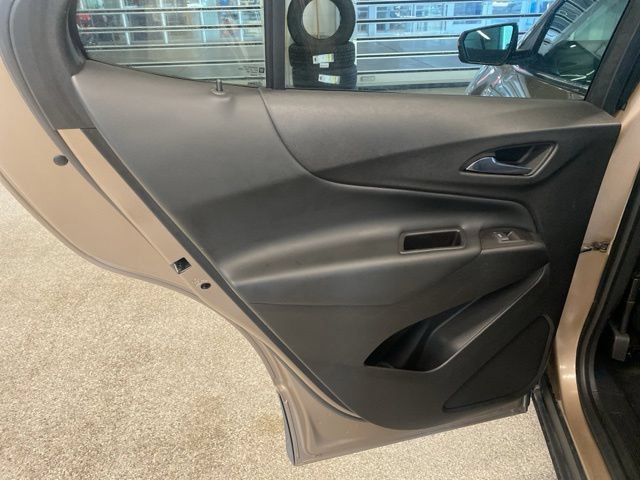 Used 2018 Chevrolet Equinox LT FWD image 32