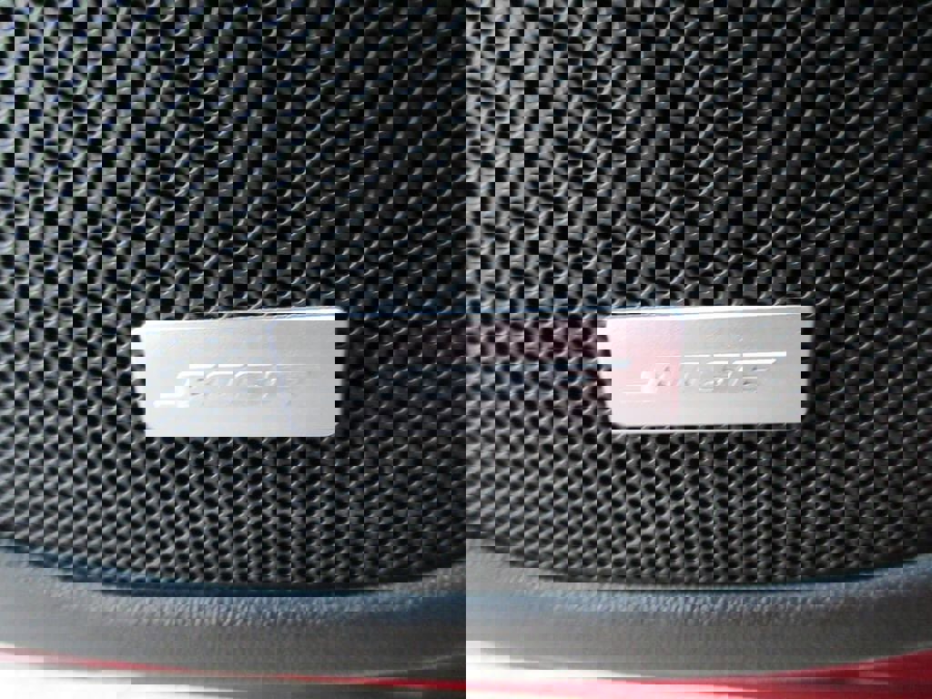 Certified 2023 GMC Acadia SLE w/ Driver Convenience Package image 22