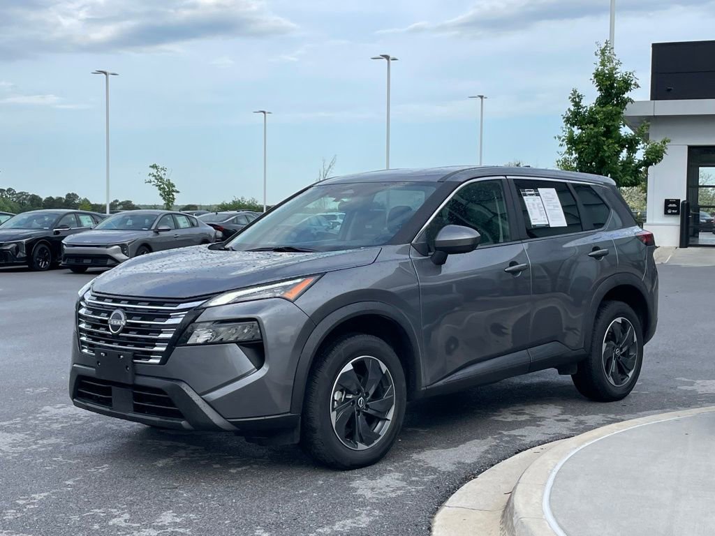 Used 2024 Nissan Rogue SV AWD/4WD image 4