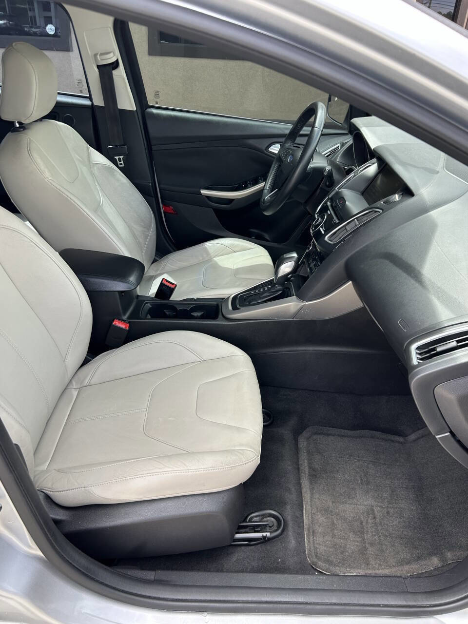 Used 2015 Ford Focus Titanium image 16